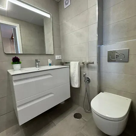 5b Mar 2 1 Appartement *